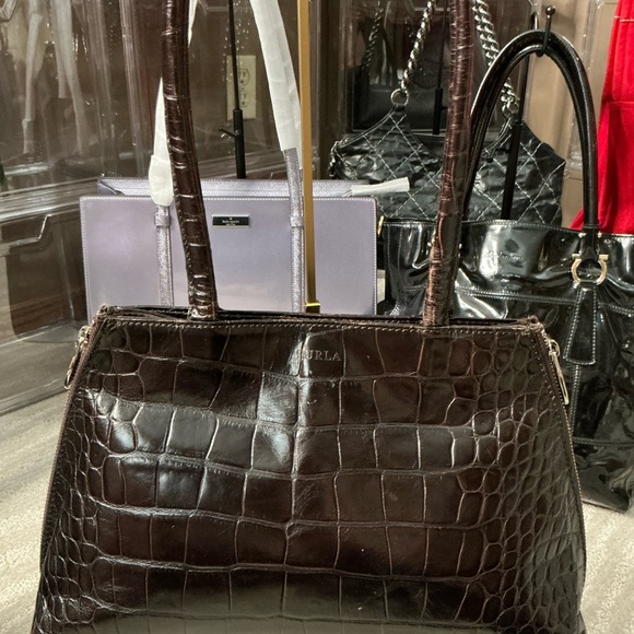 Furla Geniune Leather Crocodile Embossed
Tote Shoulder Bag GUC - Picture 3 of 14